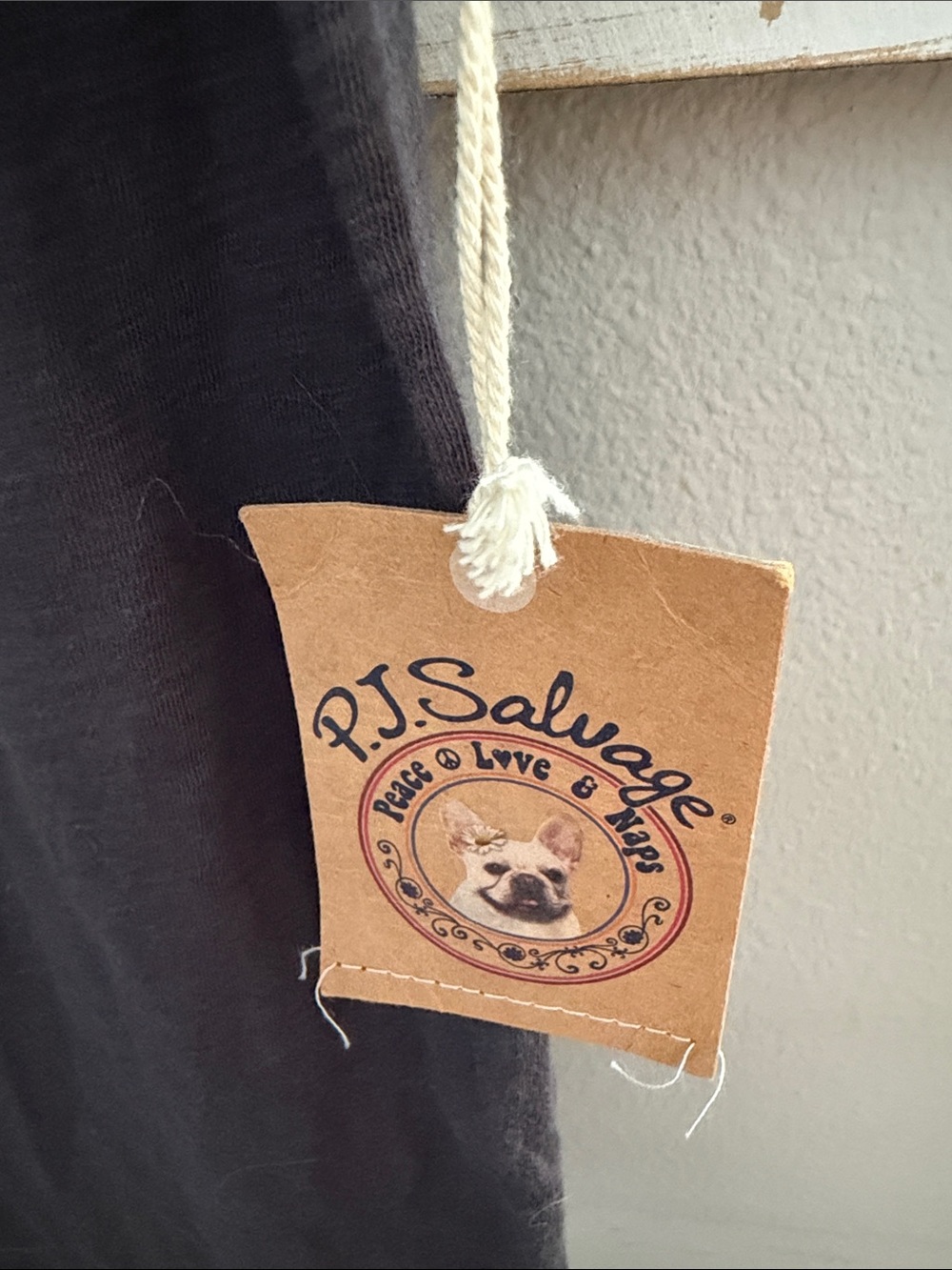 Pj salvage small Black' 'LOVE' Graphic Tee ptp 19 - Picture 3 of 6